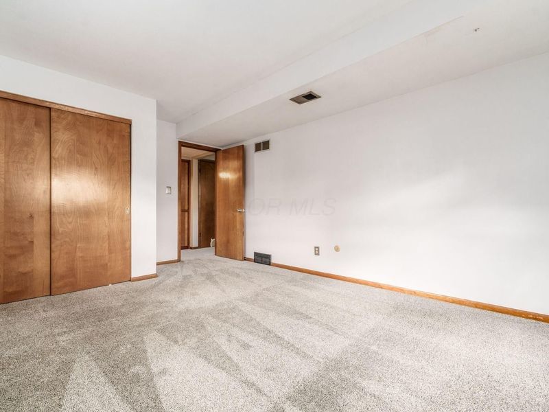 305 Muskingum Drive, Columbus, OH 43230 Photo 18