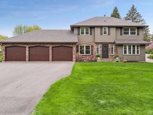 900 Nina Court, Mendota Heights, MN 55118