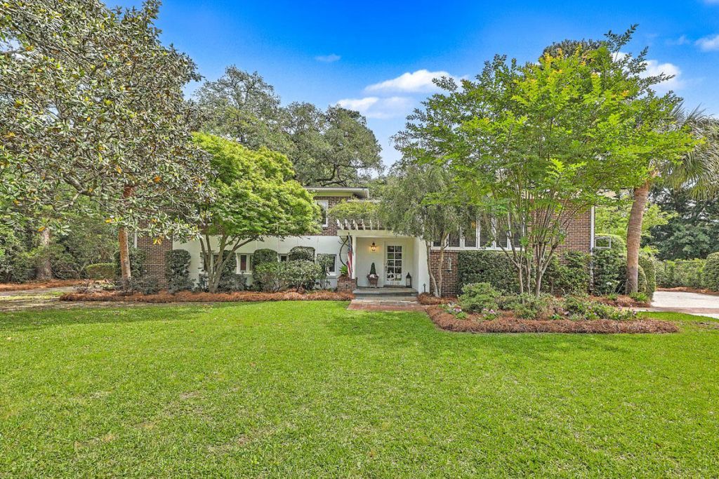 1520 Fairway Drive Photo 1