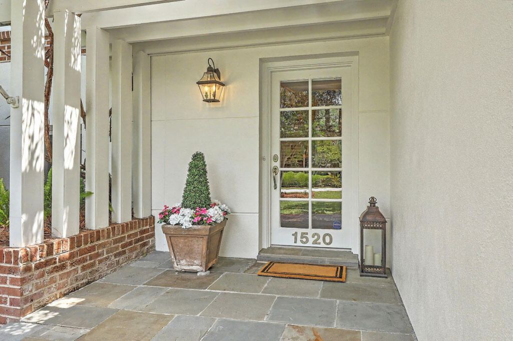 1520 Fairway Drive Photo 3