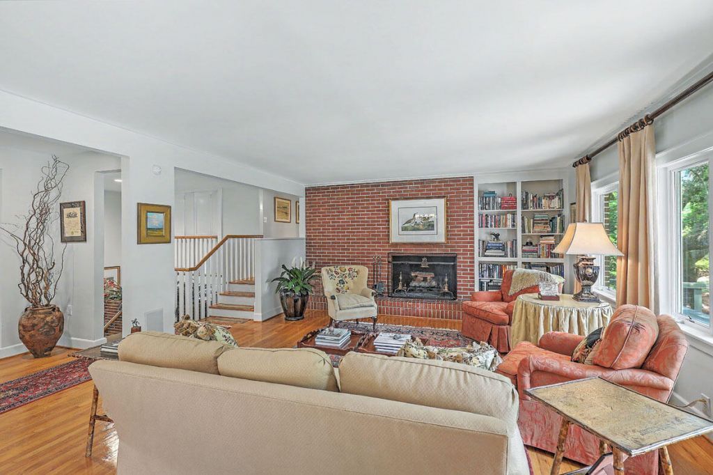 1520 Fairway Drive Photo 5