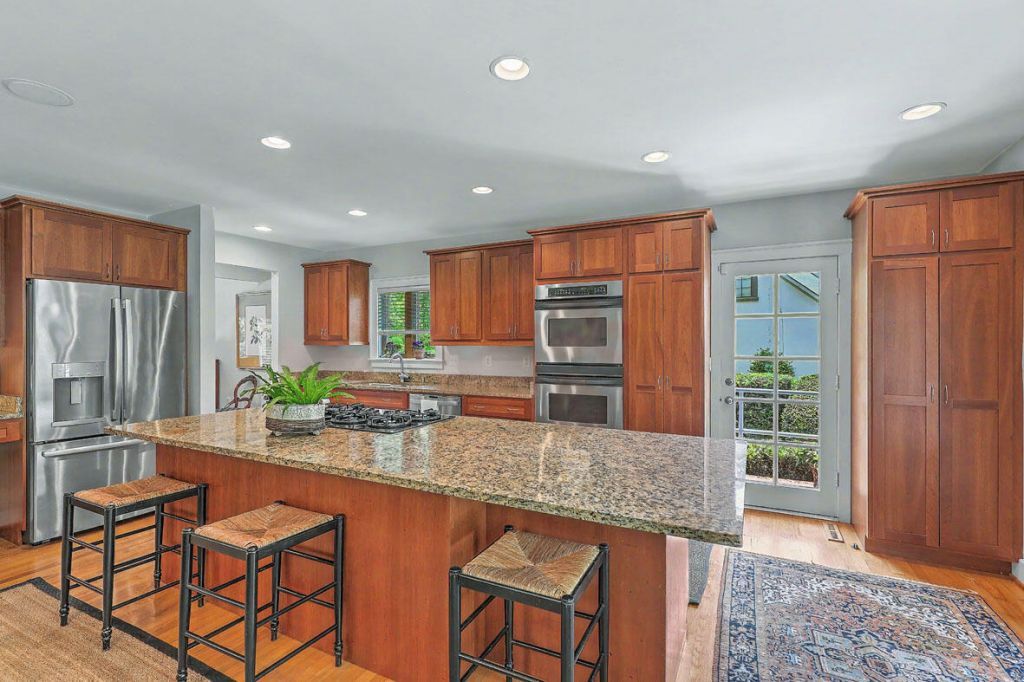 1520 Fairway Drive Photo 8