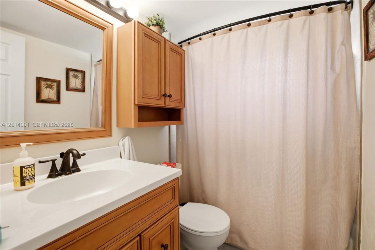 10833 NW 7th St , Unit 10-22, Miami, FL 33172 Photo