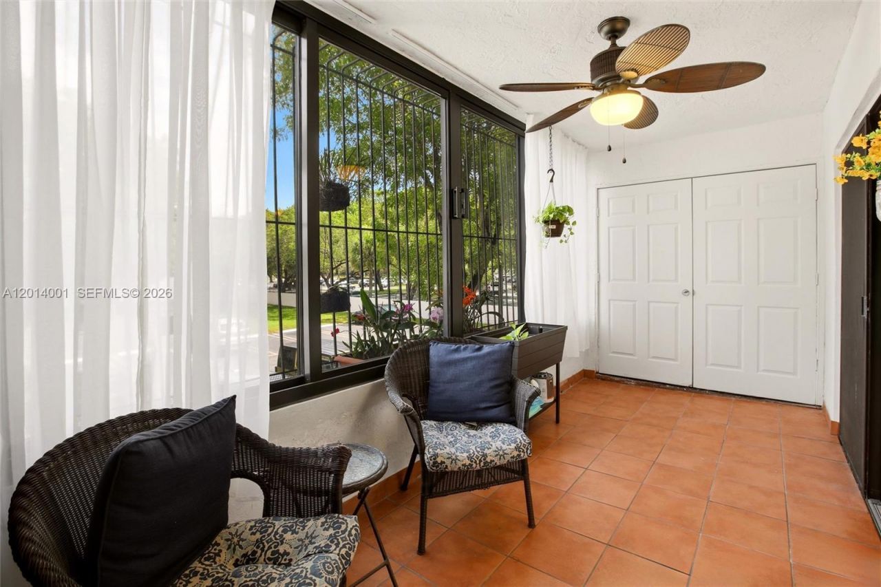 10833 NW 7th St , Unit 10-22, Miami, FL 33172 Photo