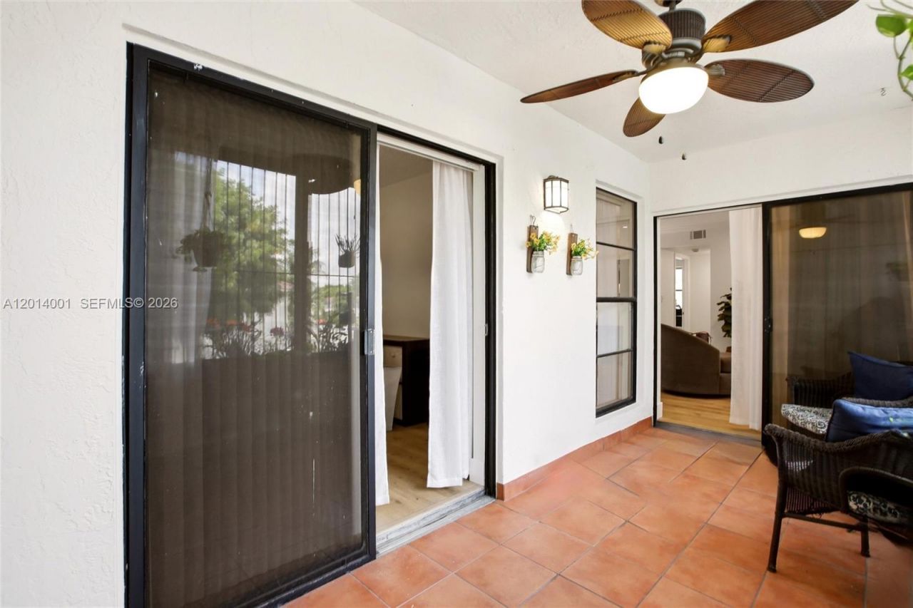 10833 NW 7th St , Unit 10-22, Miami, FL 33172 Photo