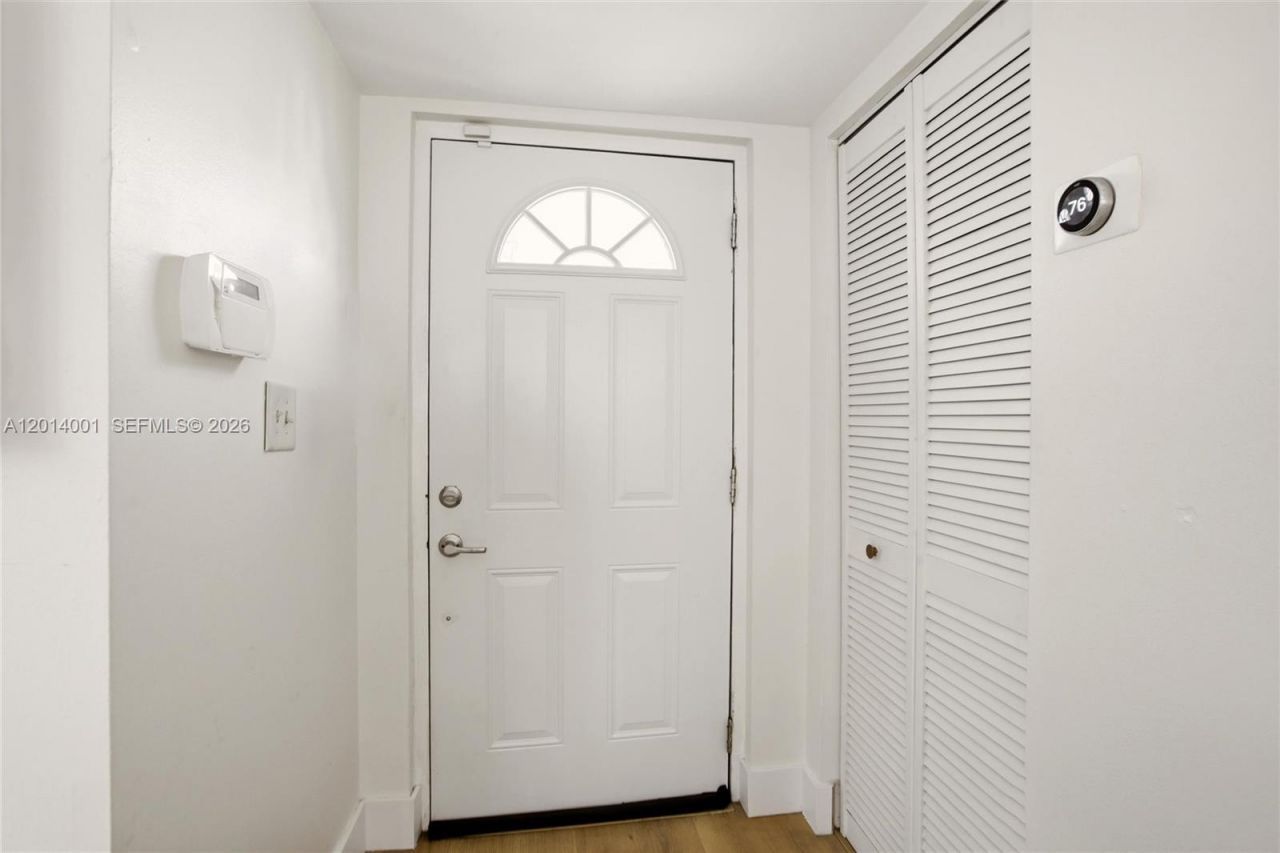 10833 NW 7th St , Unit 10-22, Miami, FL 33172 Photo