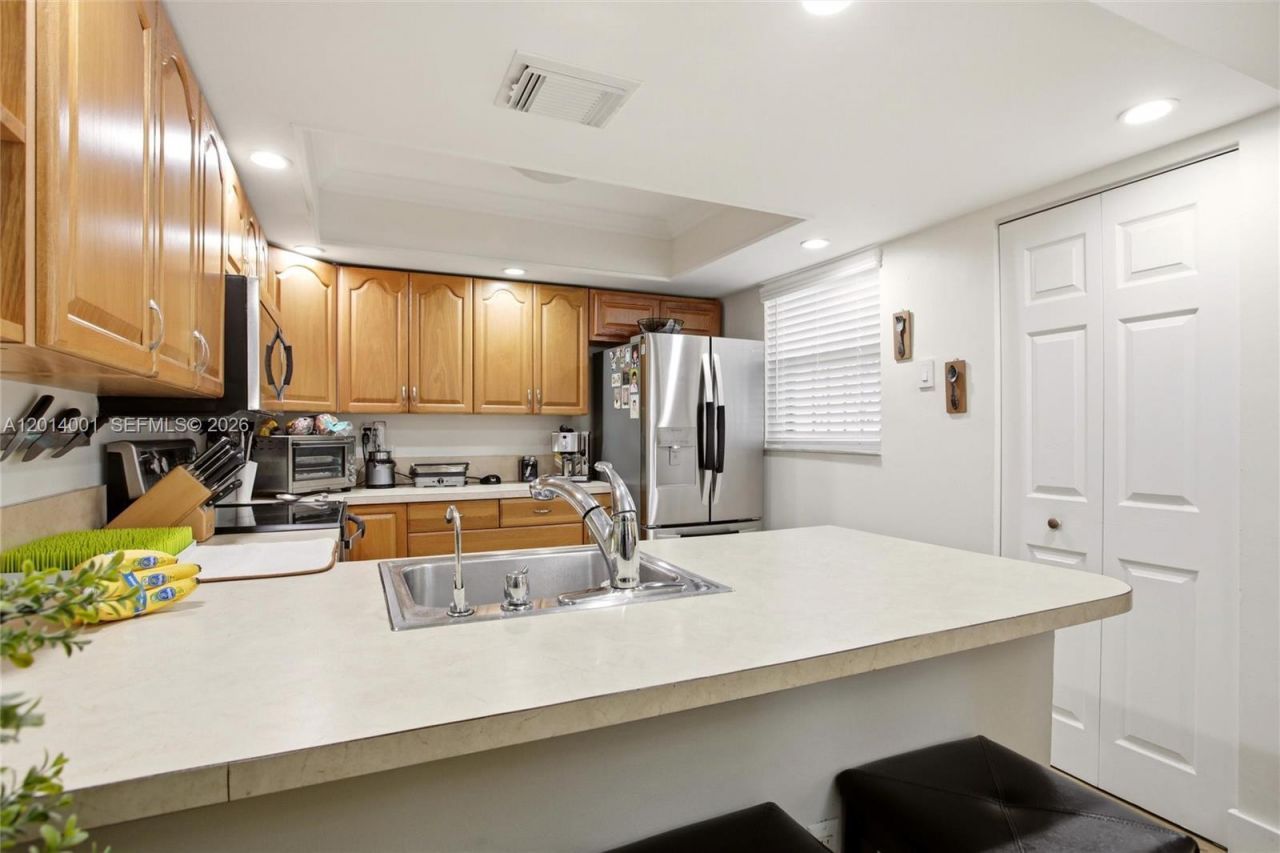 10833 NW 7th St , Unit 10-22, Miami, FL 33172 Photo