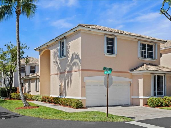 1240 Grant St , Hollywood, FL 33019
