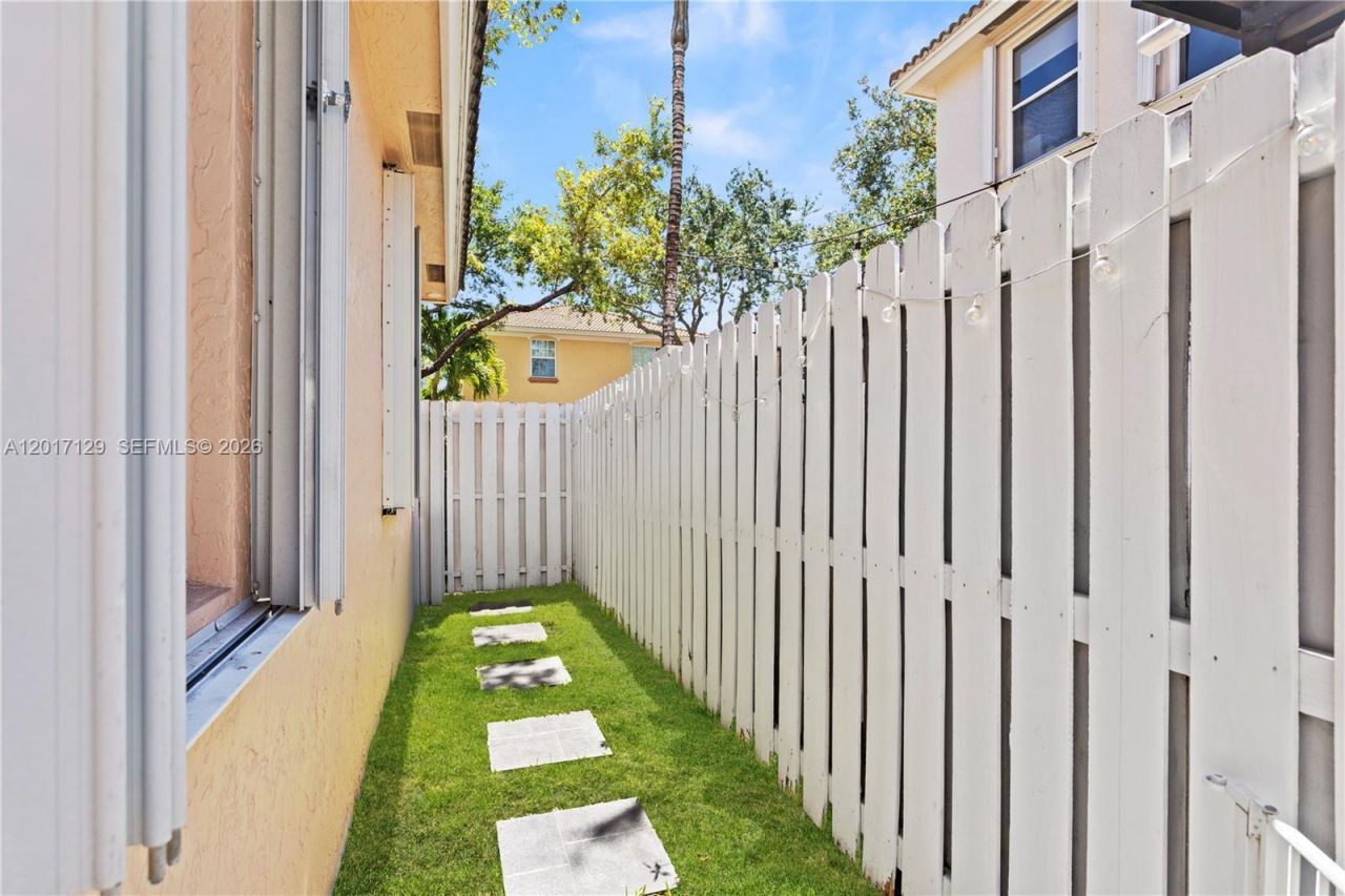 1240 Grant St, Hollywood, FL 33019 Photo