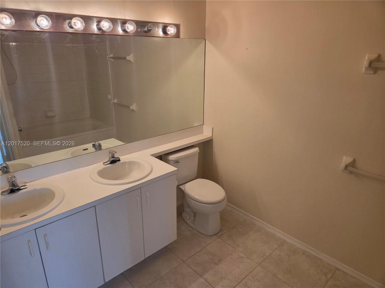 47 Simonton Cir , Weston, FL 33326 Photo