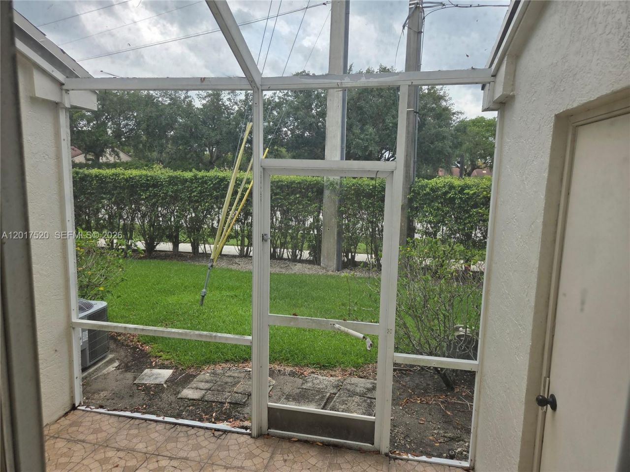 47 Simonton Cir , Weston, FL 33326 Photo