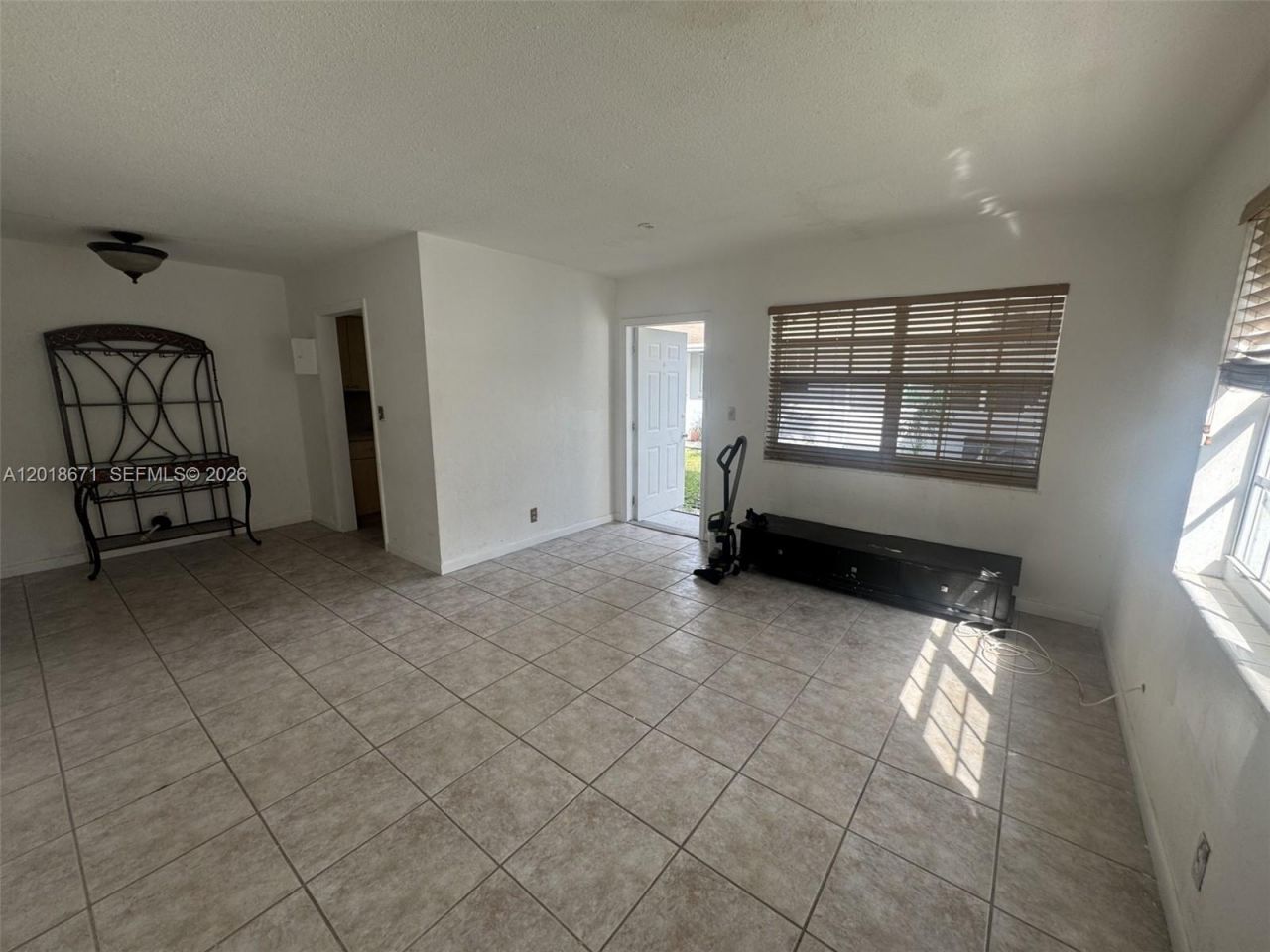 923 SE 2nd Ave , Unit 4, Hallandale Beach, FL 33009 Photo