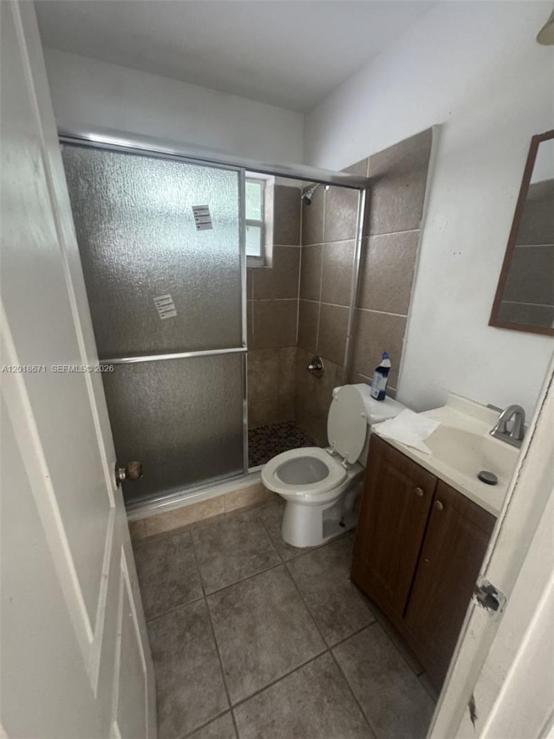 923 SE 2nd Ave , Unit 4, Hallandale Beach, FL 33009 Photo