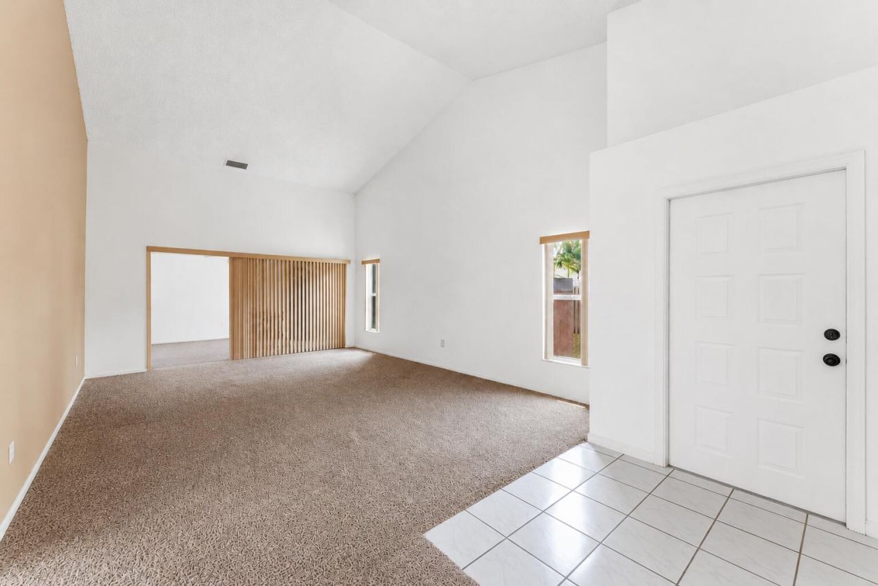 19035 NW 54th Place, Miami Gardens, FL 33055 Photo