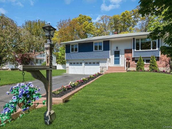 62 Craig Road , Islip Terrace, NY 11752