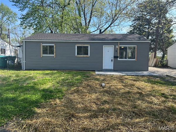 9 Saint Lambert Drive, Cahokia, IL 62206