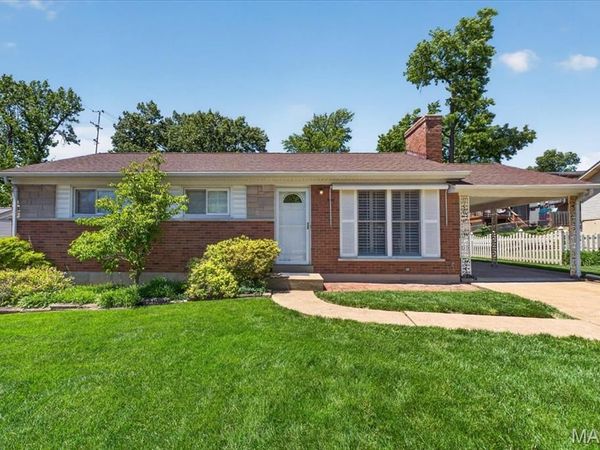 9909 Chantenay Drive, St Louis, MO 63123