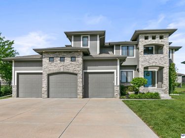 18816 Merion Drive , Omaha, NE 68136
