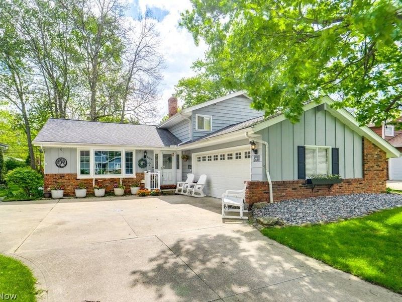 6723 Edgemoor Avenue, Solon, OH 44139 Photo 2