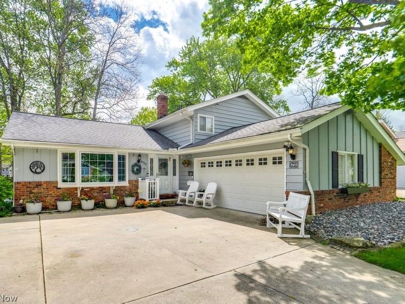 6723 Edgemoor Avenue, Solon, OH 44139 Photo 3