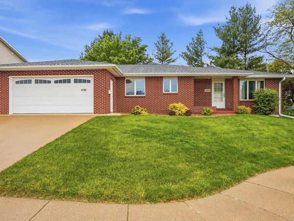 2783 Shetland Court, Dubuque, IA 52001