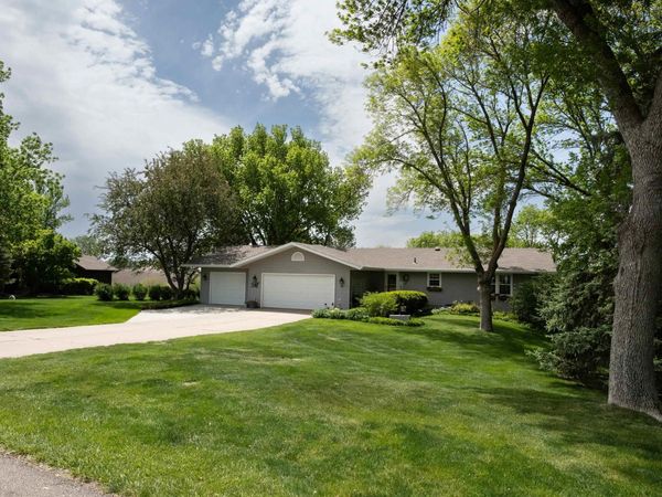 25 Dorchester Rd, Sioux City, IA 51106