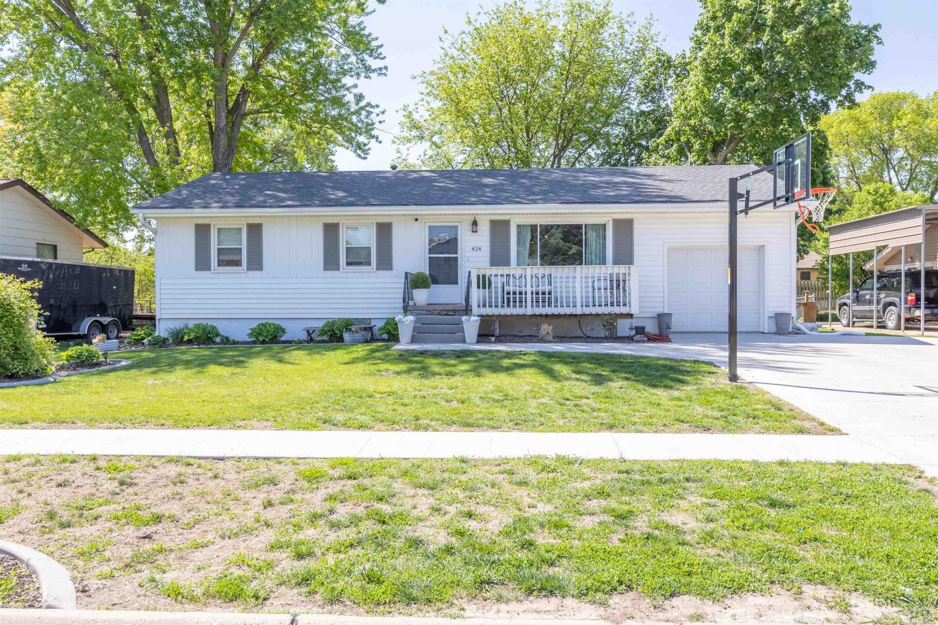 424 E 32nd Street, South Sioux City, NE 68776 Main Photo