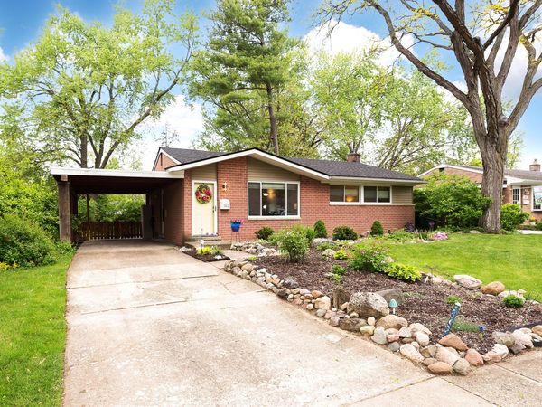 562 Rosemont Avenue, Saline, MI 48176
