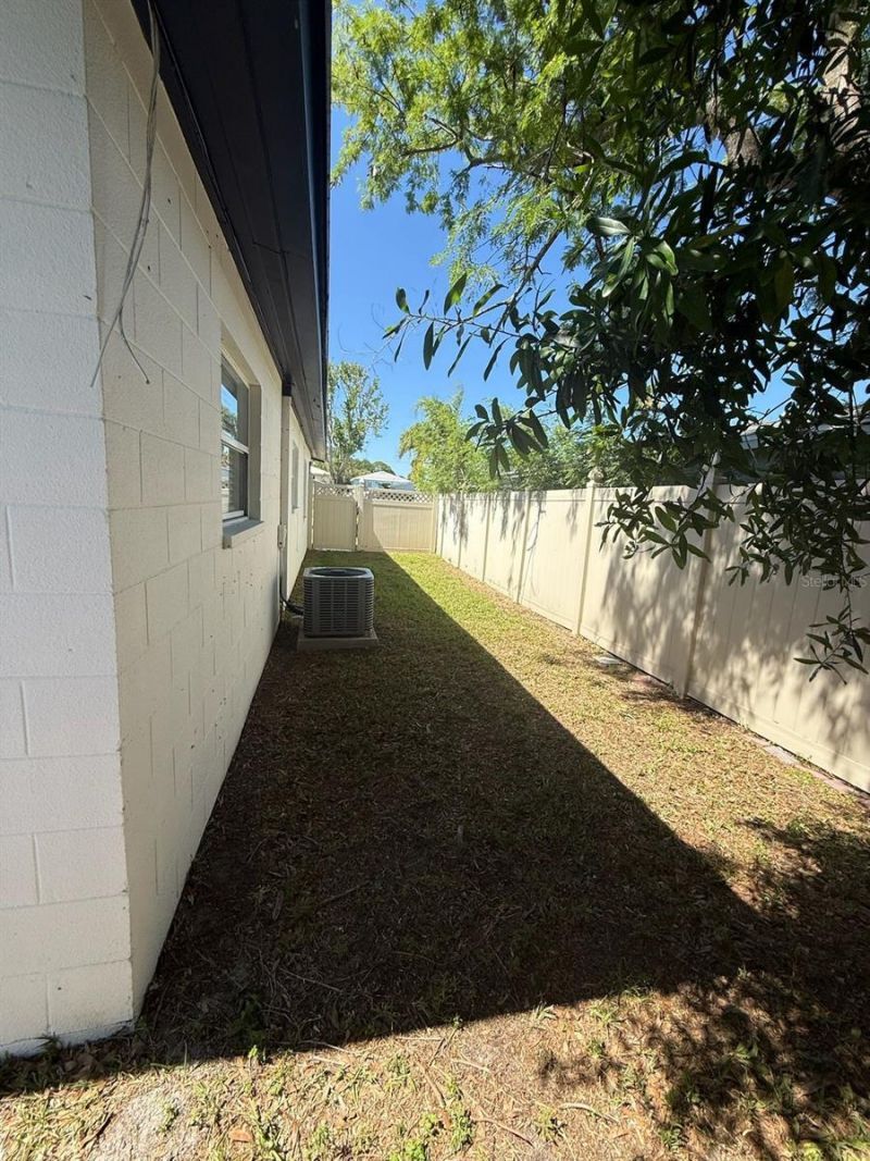 1842 Maryland Avenue Ne, Saint Petersburg, FL 33703 Photo