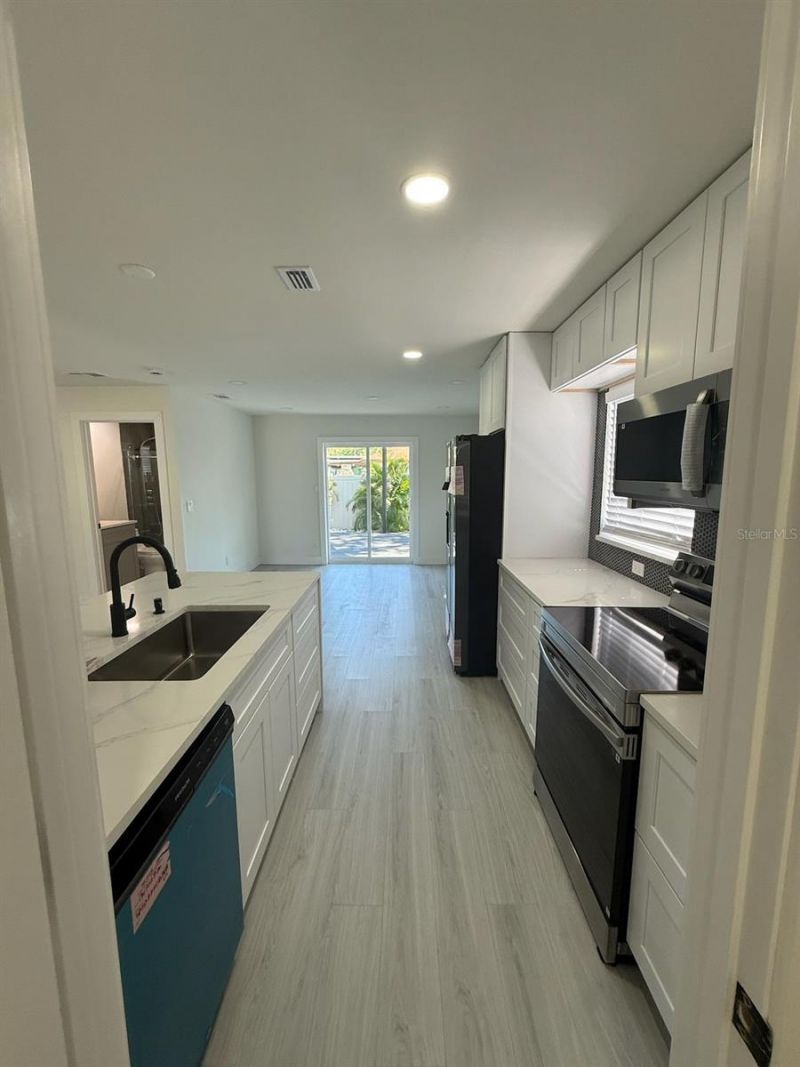 1842 Maryland Avenue Ne, Saint Petersburg, FL 33703 Photo