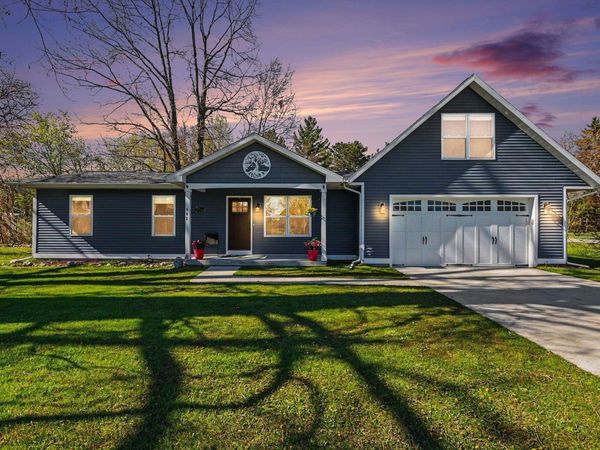 902 1st Street W, Tawas City, MI 48763