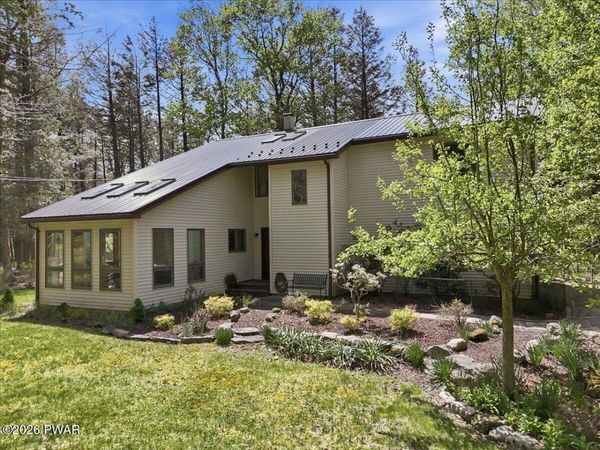124 Hawk Lane , Canadensis, PA 18325