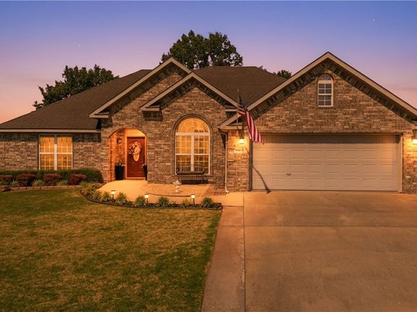 8701 Ruth Lane, Bentonville, AR 72713