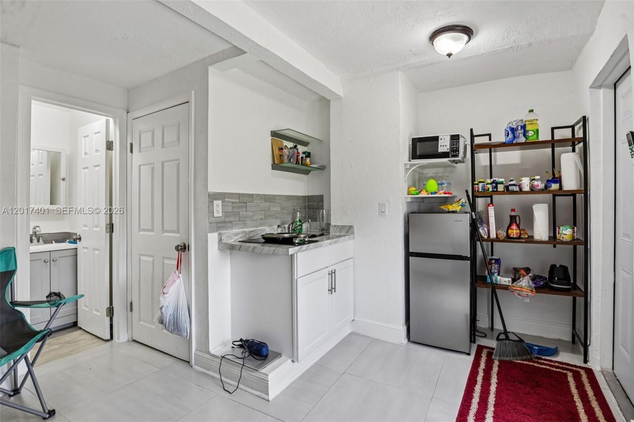 1945 NW 86th St , Miami, FL 33147 Photo