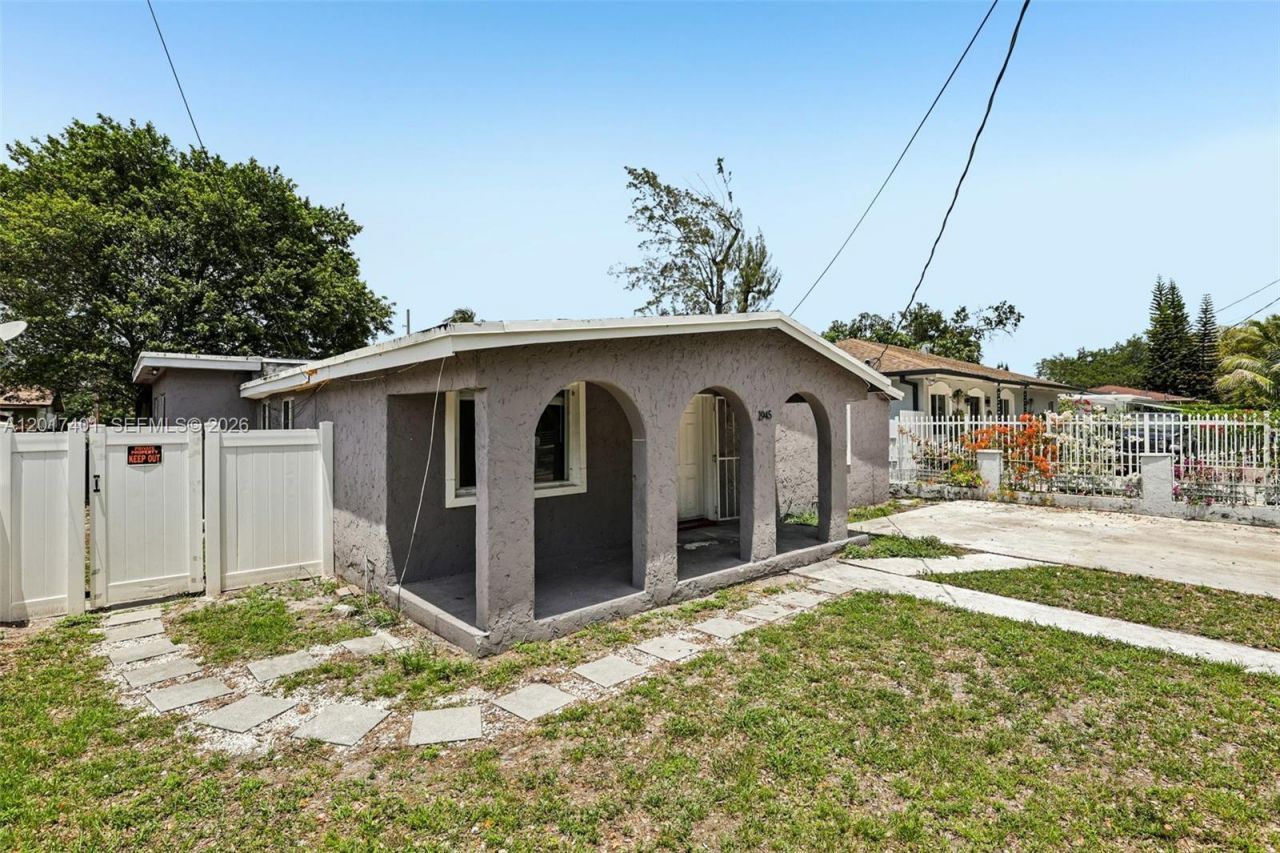 1945 NW 86th St , Miami, FL 33147 Photo