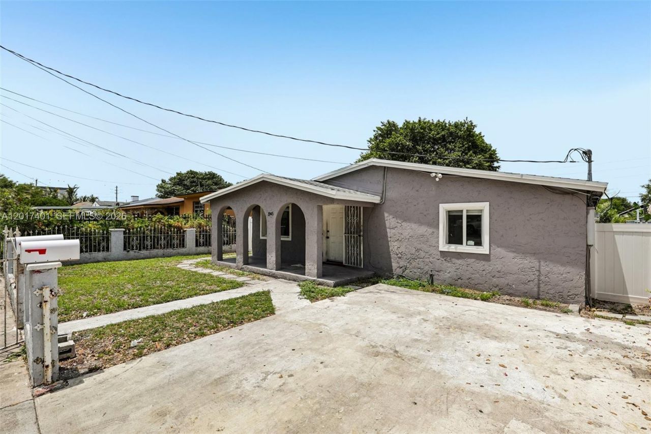 1945 NW 86th St , Miami, FL 33147 Photo