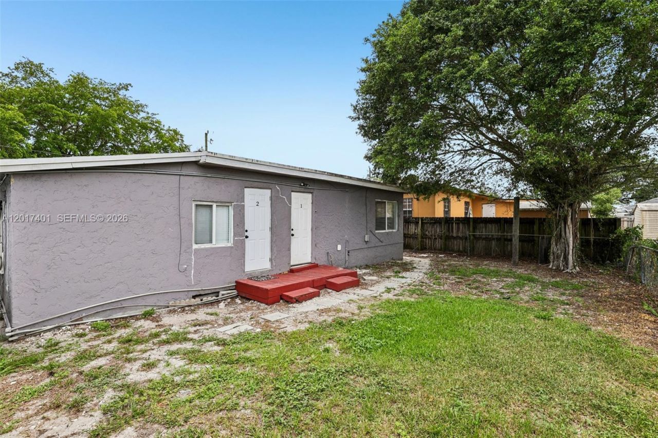 1945 NW 86th St , Miami, FL 33147 Photo