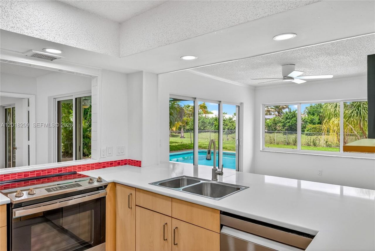 1980 NW 81st Ave, Coral Springs, FL 33071 Photo