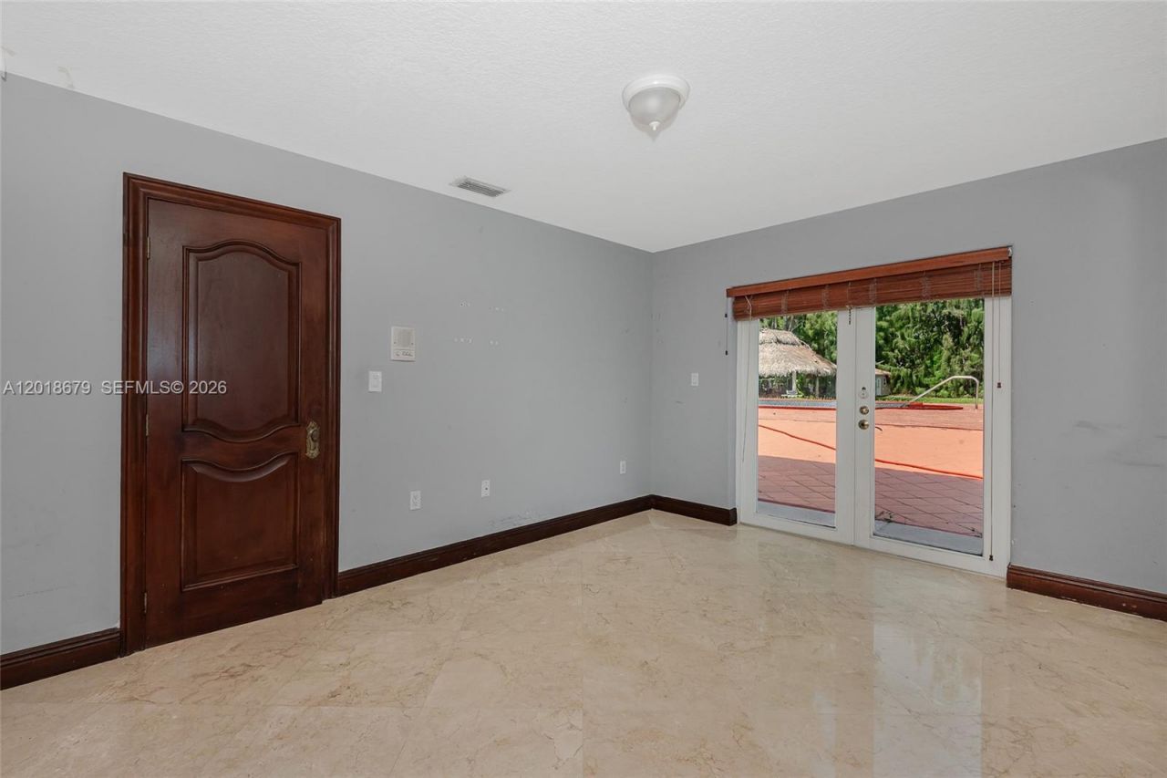 12425 SW 43rd St, Miami, FL 33175 Photo