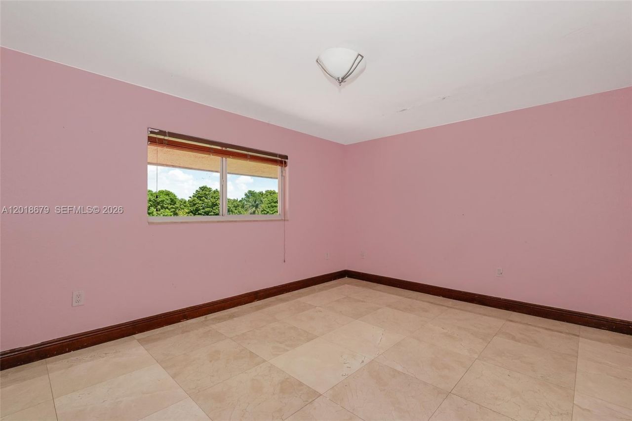 12425 SW 43rd St, Miami, FL 33175 Photo
