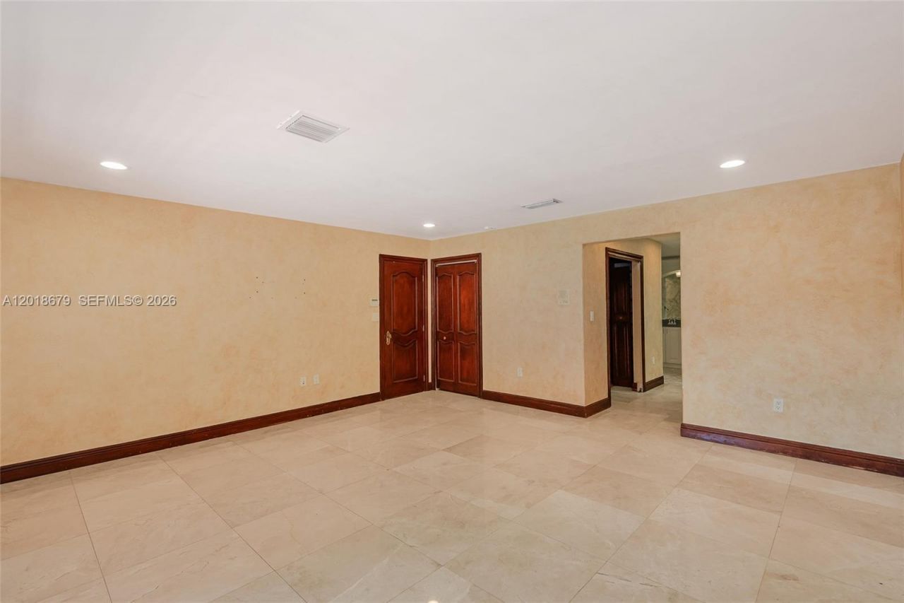 12425 SW 43rd St, Miami, FL 33175 Photo
