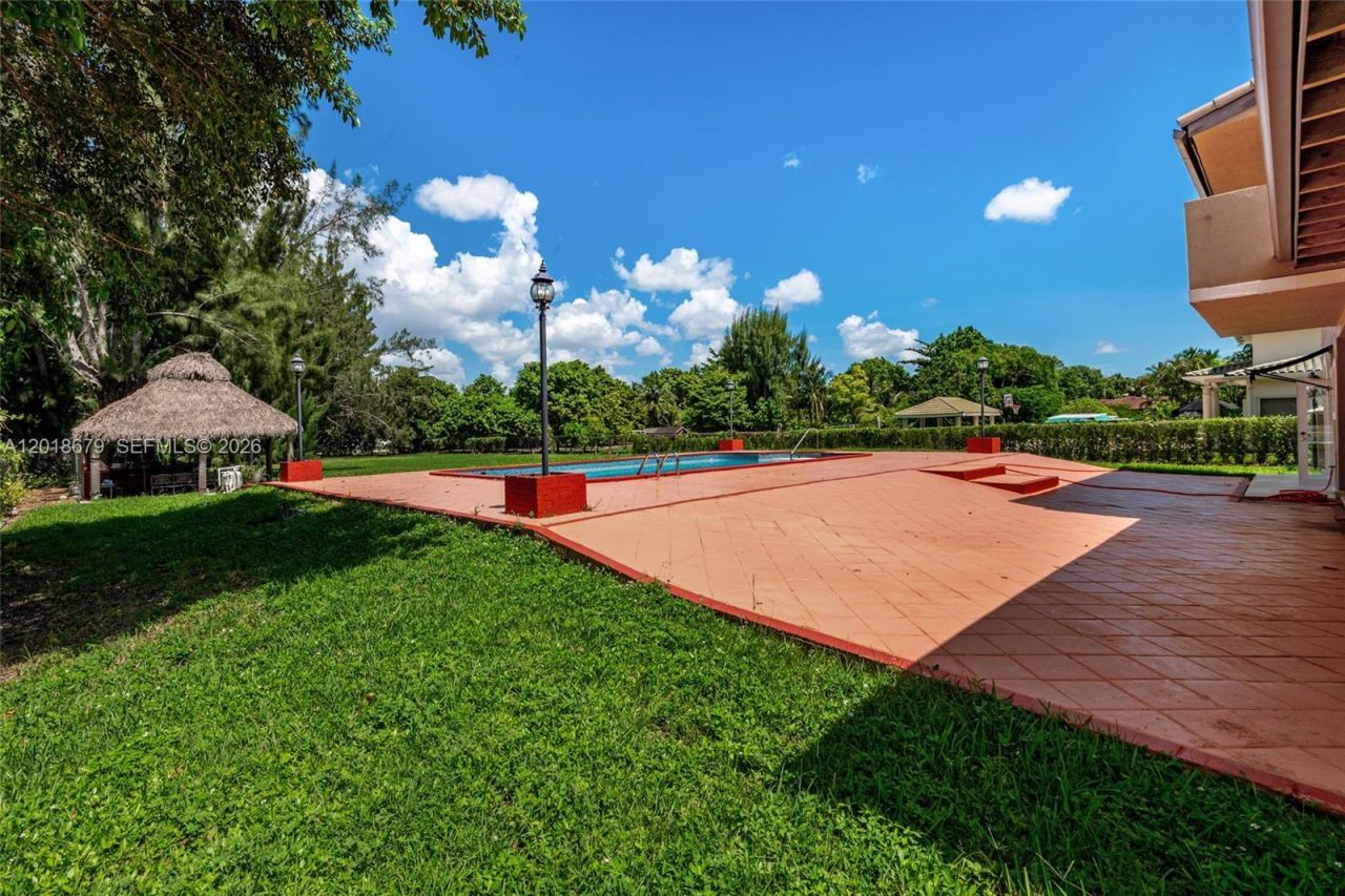 12425 SW 43rd St, Miami, FL 33175 Photo