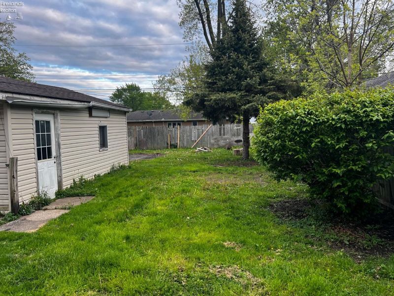3162 Lincoln Street, Lorain, OH 44052 Photo 2