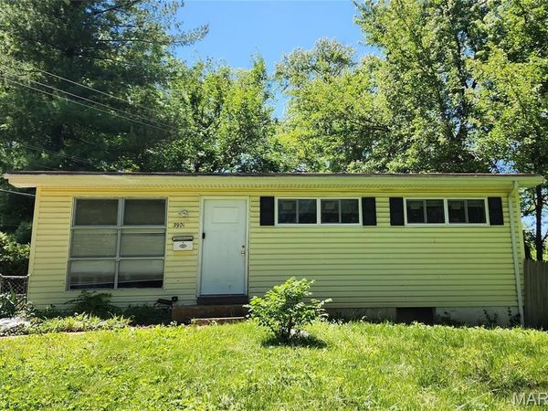 3901 Cranberry Lane , St Louis, MO 63121