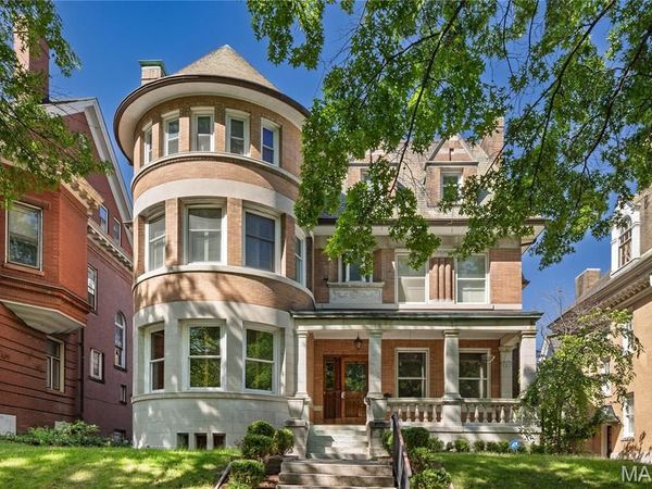 4361 Westminster Place , St Louis, MO 63108