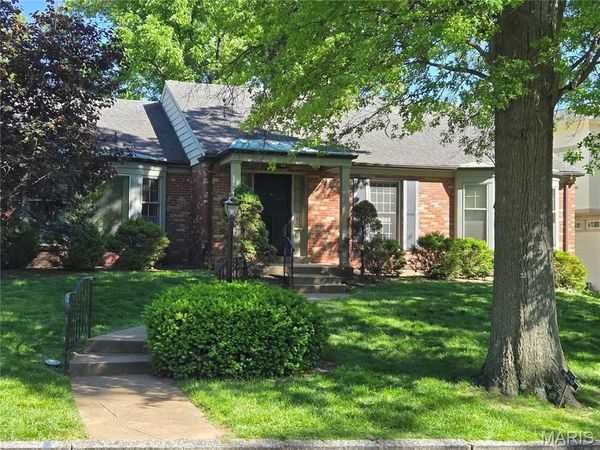 214 Topton Way , Clayton, MO 63105