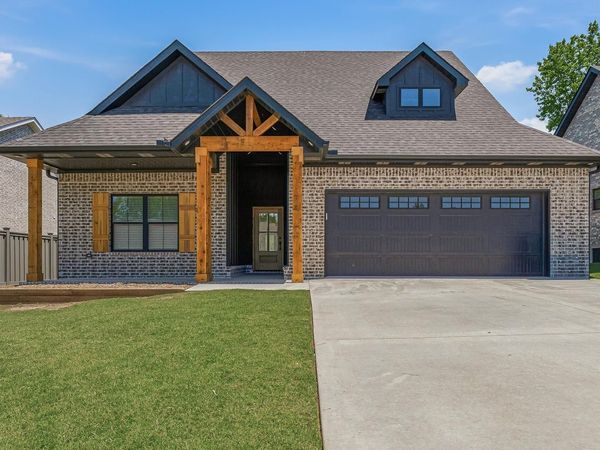 1101 Summit Ridge Trail , Paragould, AR 72450