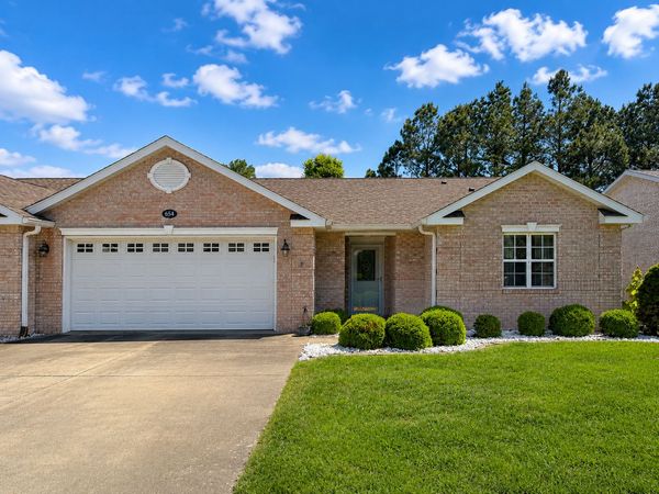 654 Lake Harbor Drive , Marion, IL 62959