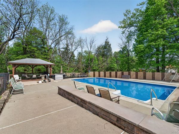 6 Pine Hill Road , Monroe, NY 10950