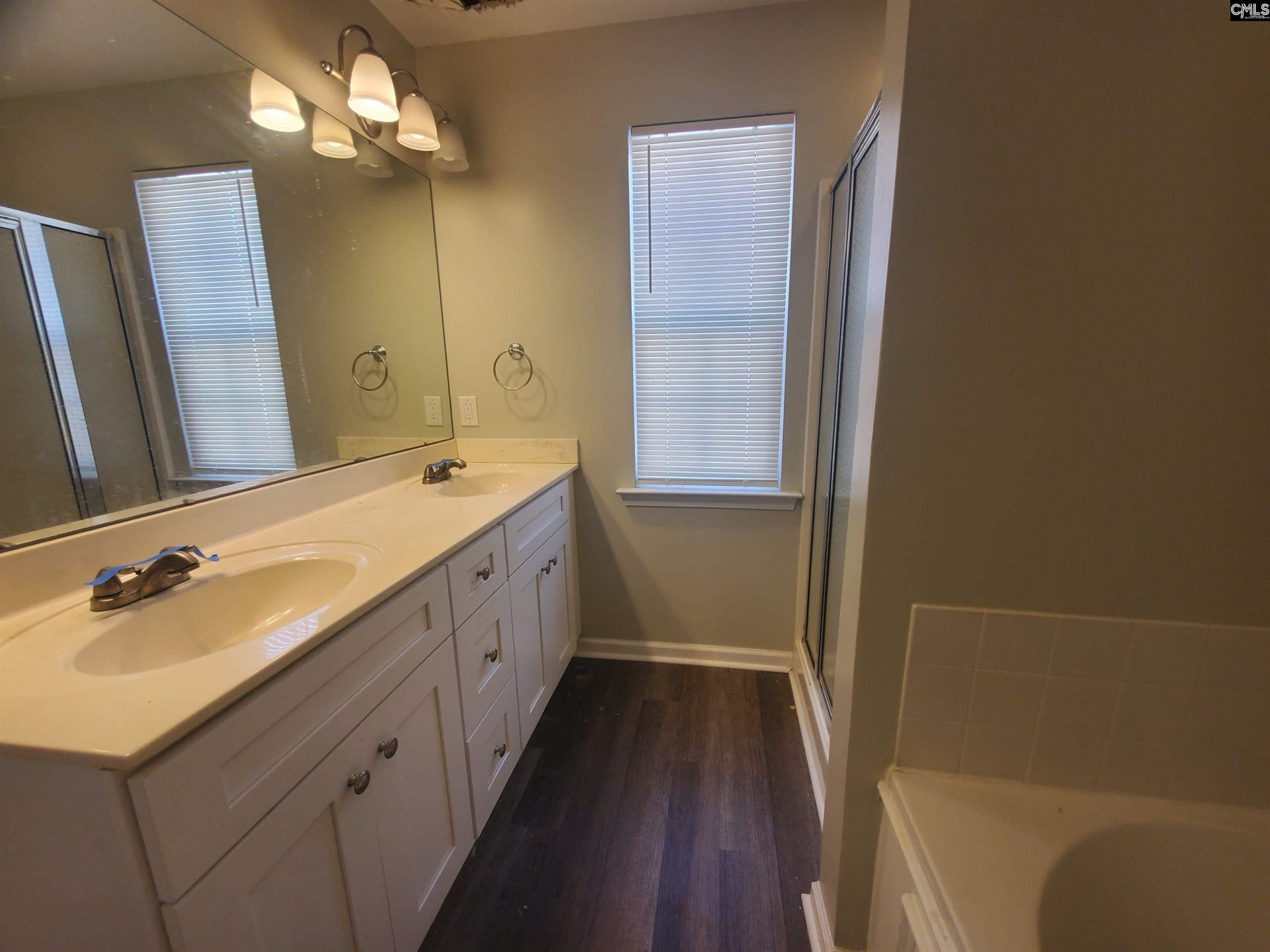 1209 Glendevon Circle Photo 11